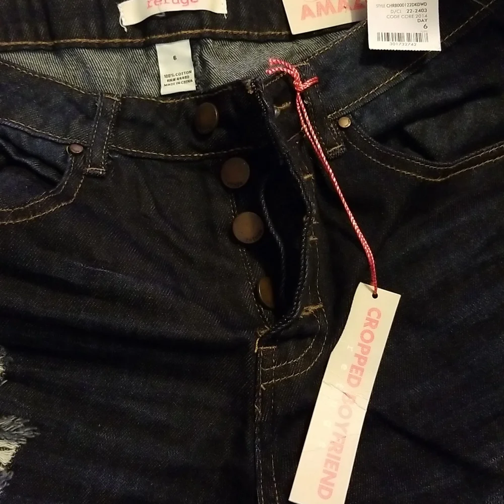 REFUGE Cropped Boyfriend Button Fly Jeans - Picture 14 of 15